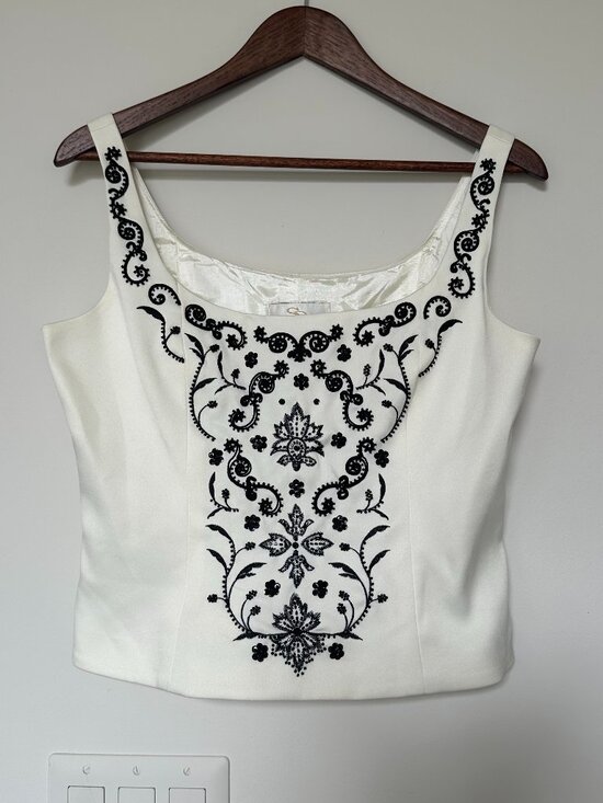 Sandra Darren Tops - Vintage Sandra Darren Ivory & Black Beaded Embroidered Tank Top Size 8 🖤✨